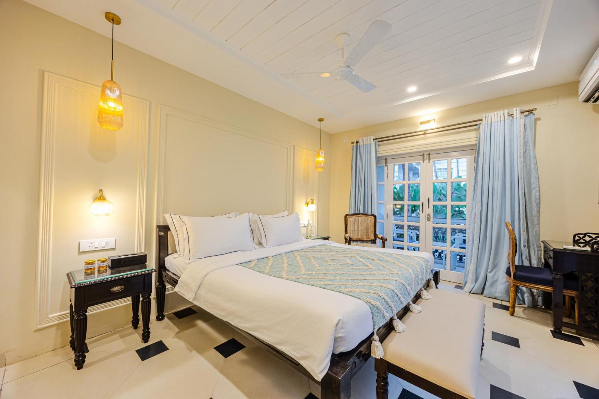 Elivaas 4 Bhk Villa Near Beach With Private Pool & Bar - Casa Boa Vida Кандолим Экстерьер фото