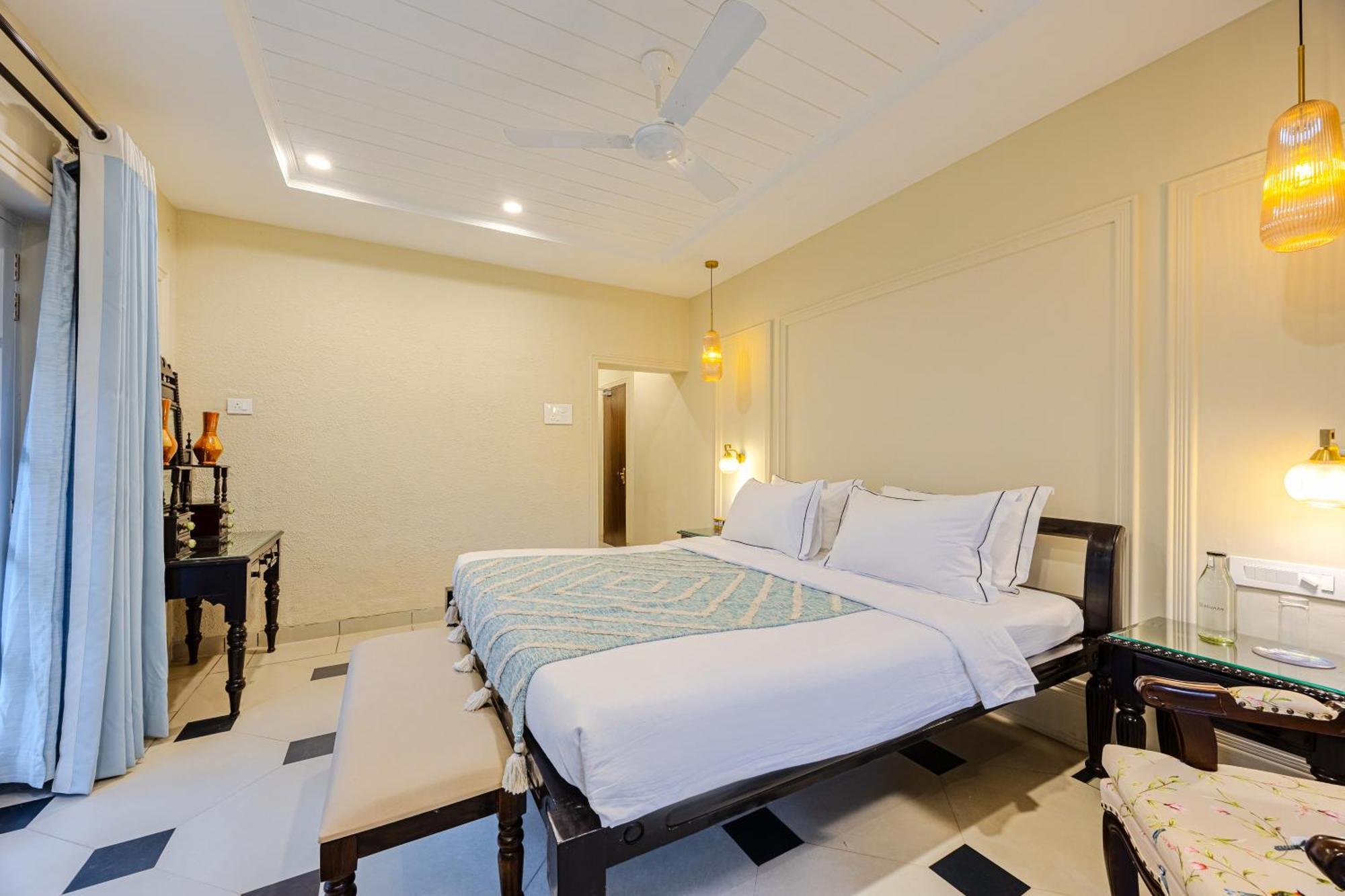 Elivaas 4 Bhk Villa Near Beach With Private Pool & Bar - Casa Boa Vida Кандолим Экстерьер фото