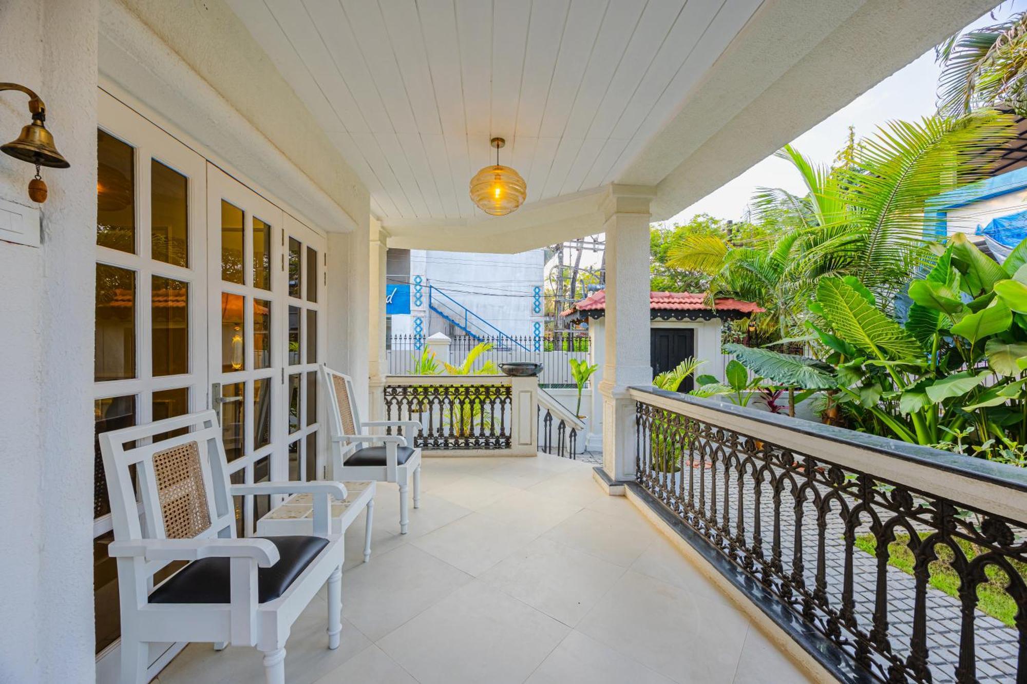 Elivaas 4 Bhk Villa Near Beach With Private Pool & Bar - Casa Boa Vida Кандолим Экстерьер фото