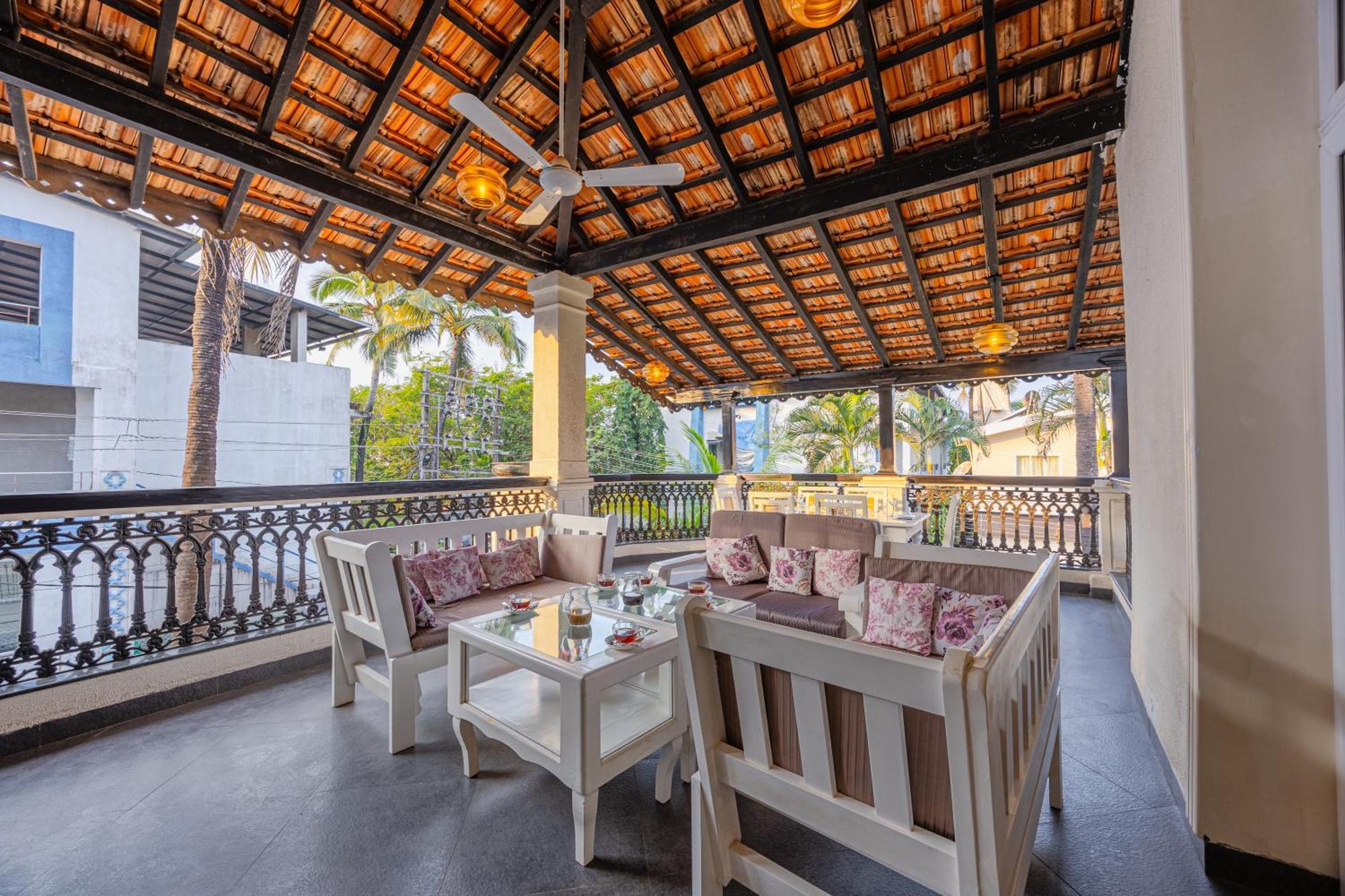 Elivaas 4 Bhk Villa Near Beach With Private Pool & Bar - Casa Boa Vida Кандолим Экстерьер фото