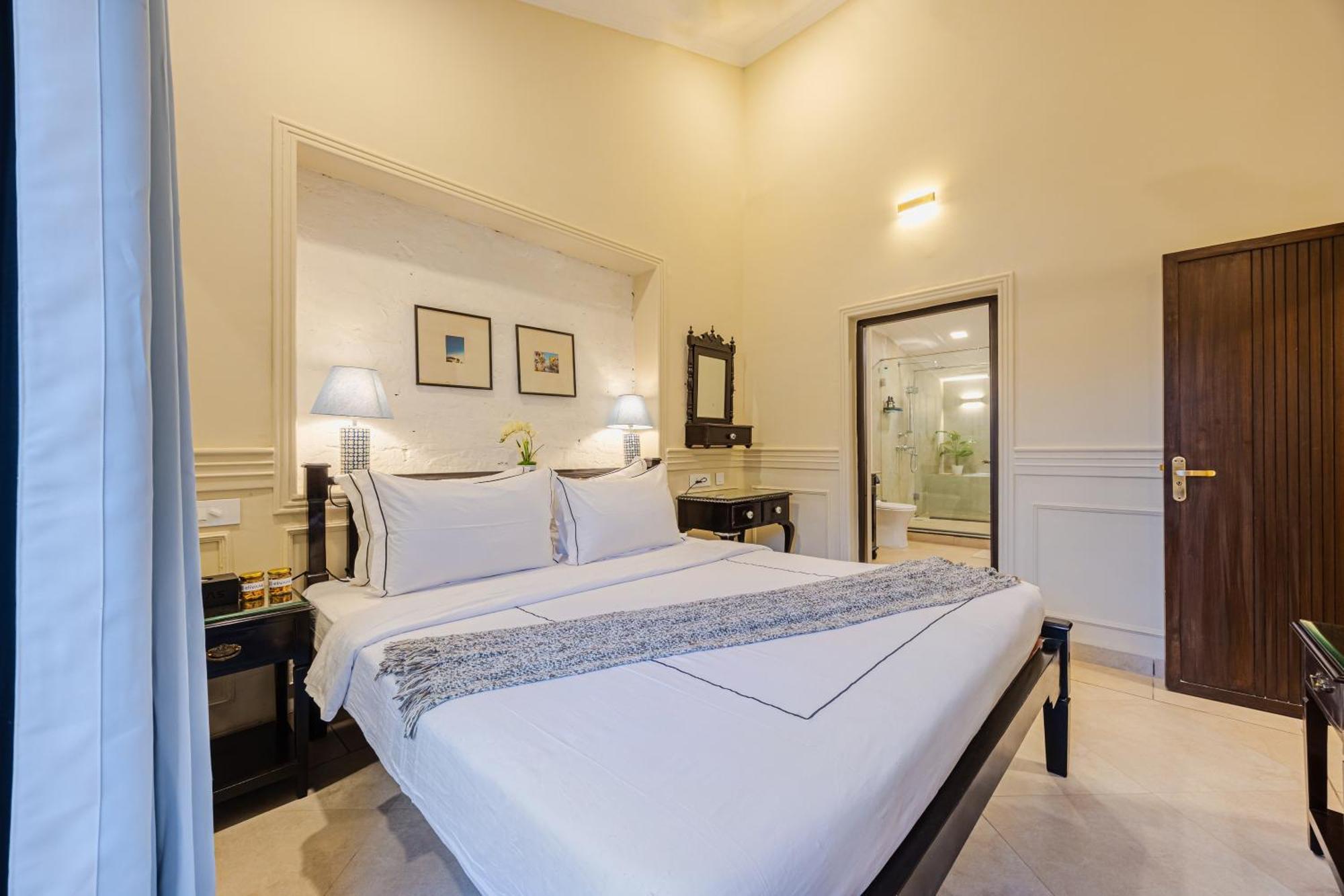 Elivaas 4 Bhk Villa Near Beach With Private Pool & Bar - Casa Boa Vida Кандолим Экстерьер фото